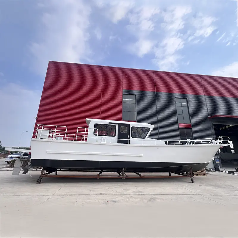 13.8M kruiz qayiqi