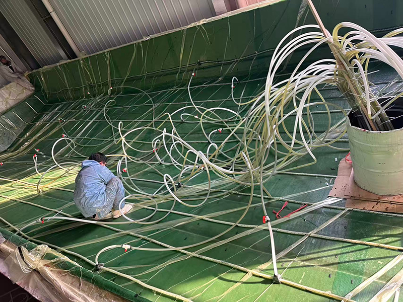 Fiberglas qayiq xomud uchun Vakuum infuzion texnologiyasini qabul qiladi, sifat va ishlashni kuchaytiradi