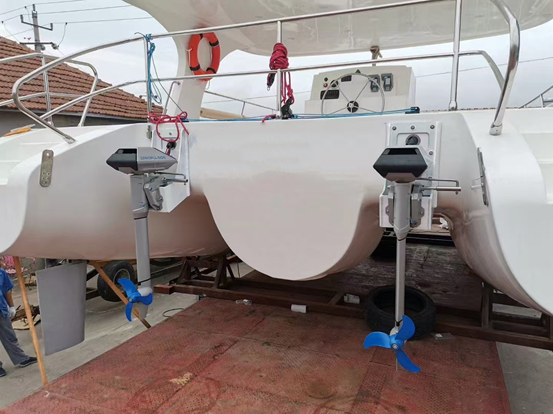 Elektr motorli katamaraning: barqarorlikni va iqtisodiy samaradorlikni mukammal birlashtirish