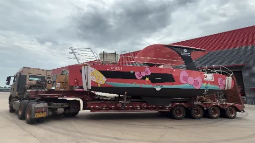 Lawada® yachts 10,25 m katamaran yo'lovchi yelkanli qayig'ini muvaffaqiyatli topshirdi